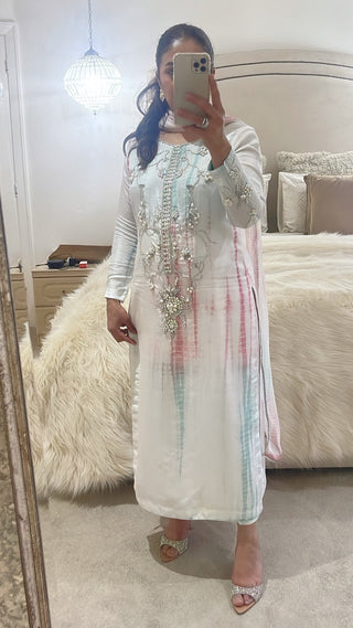 WHITE TIE DYE OUTFIT
