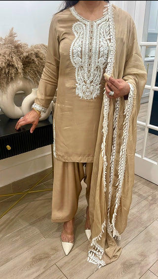 BEIGE OUTFIT WITH WHITE EMBROIDERY