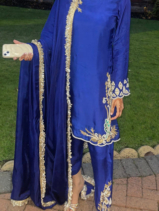 BLUE OUTFIT WITH HAND EMBELLISHMENTS